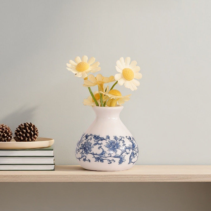 A Set of 8 Mini Vintage Blue And White Porcelain Vases, Creatively Designed for Desktop Decoration, Suitable for Home, Office, Or Party Decor, Making It an Ideal Holiday Gift